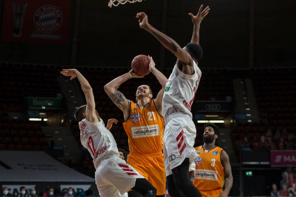 人瞩目的 人瞩目的